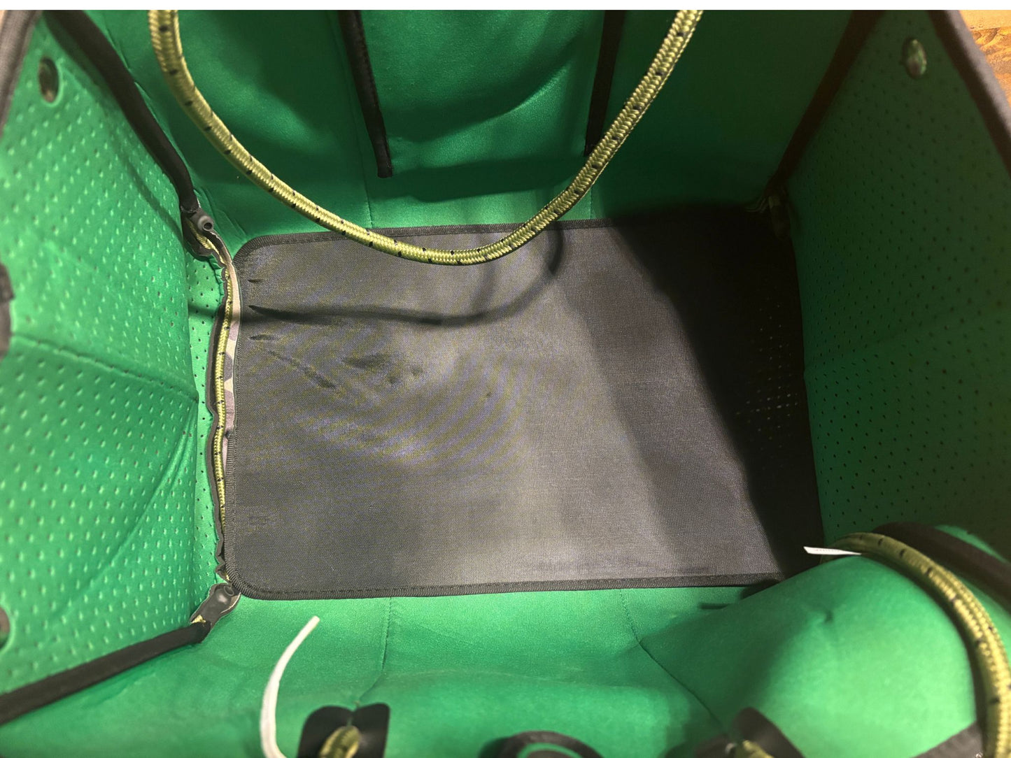 Neoprene Tote: Classic Camo