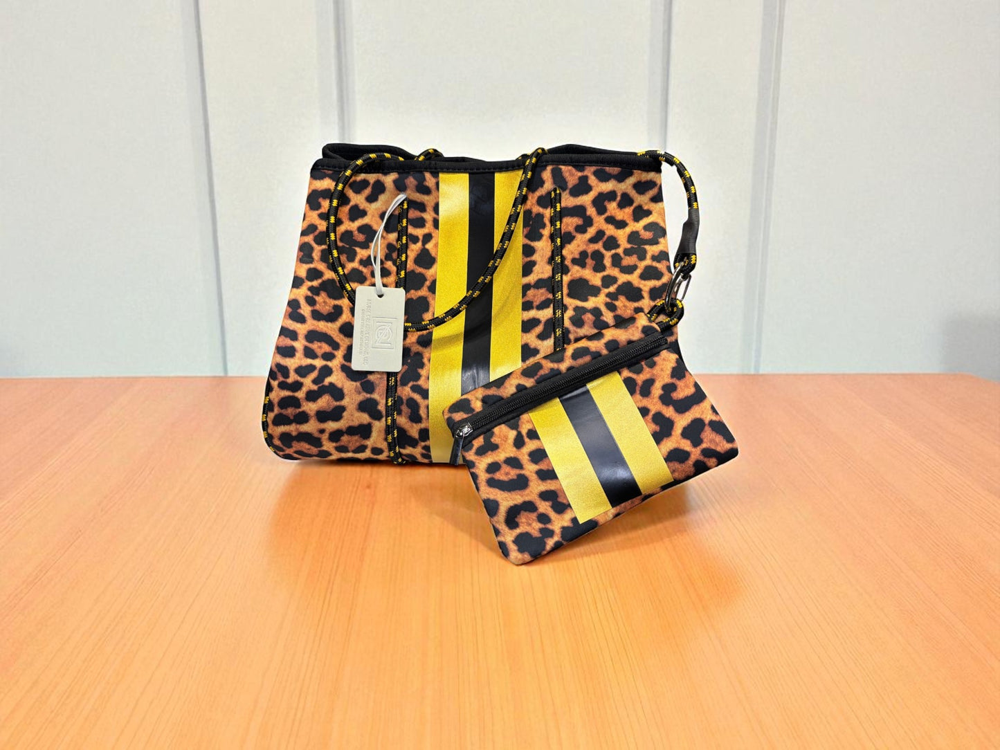 Neoprene Tote Bag: Classic Leopard Print