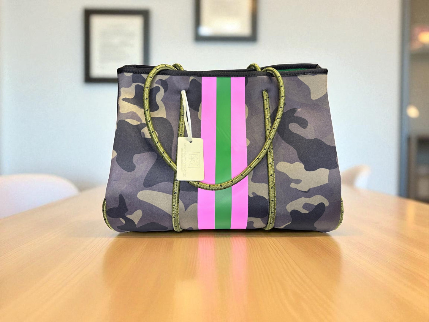 Neoprene Tote: Classic Camo